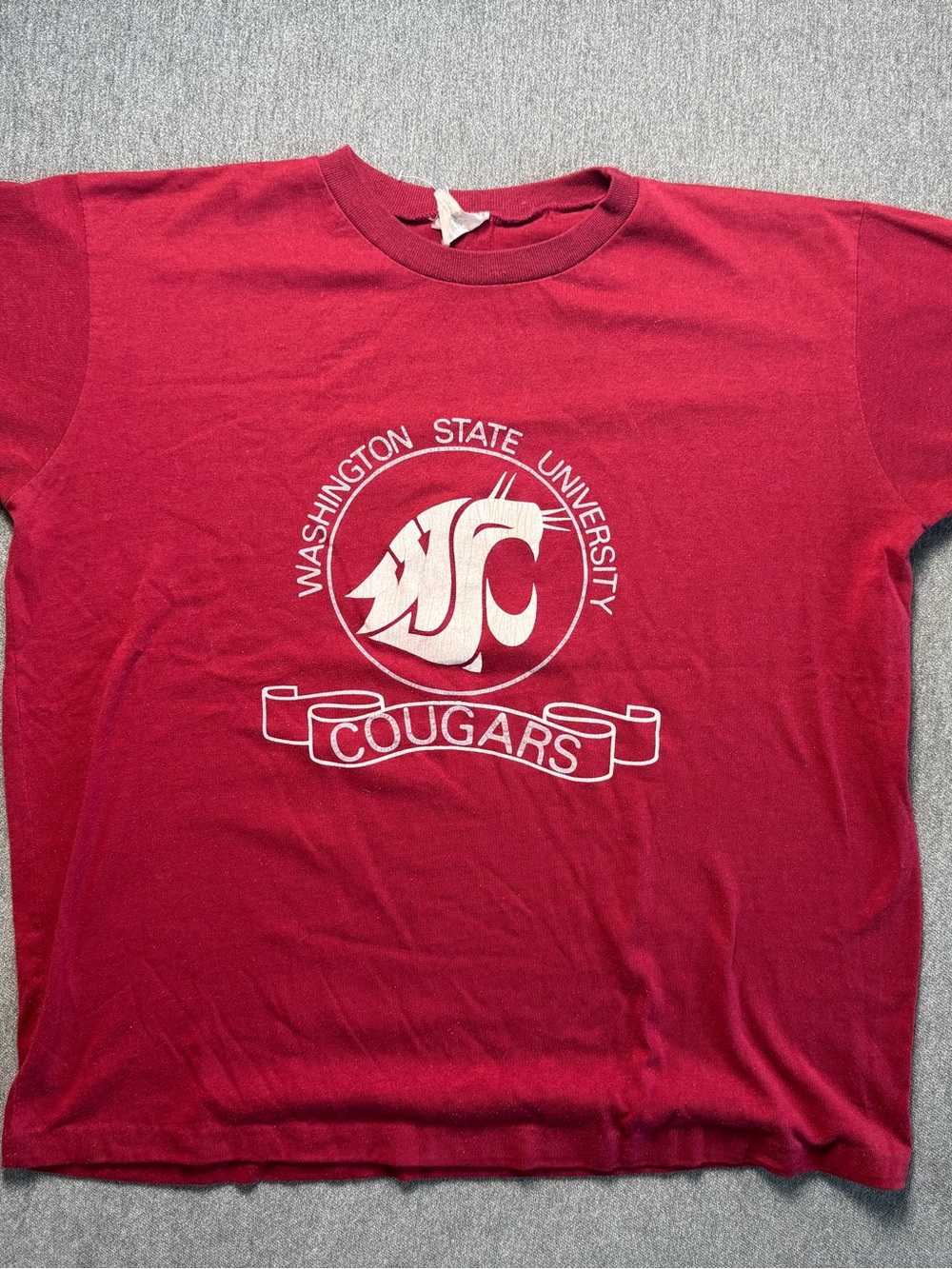 Washington State University Cougars Men's Red Graphic Tee- vintage